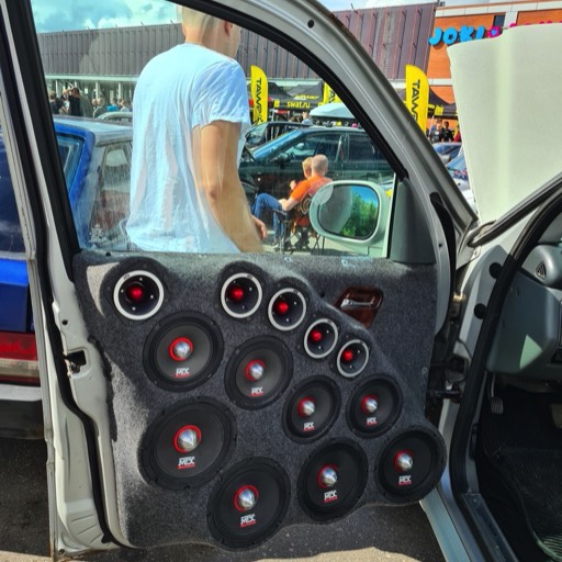 MTX loaded Mercedes ML from Russia - Left front door with RTX speakers